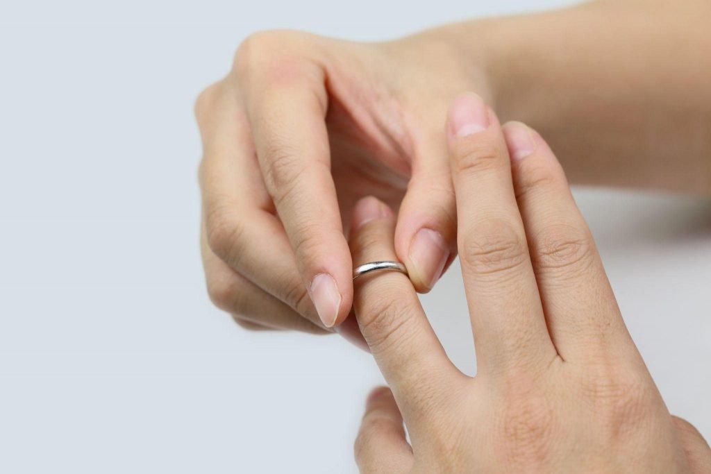 結婚指輪の買い替えをするケース